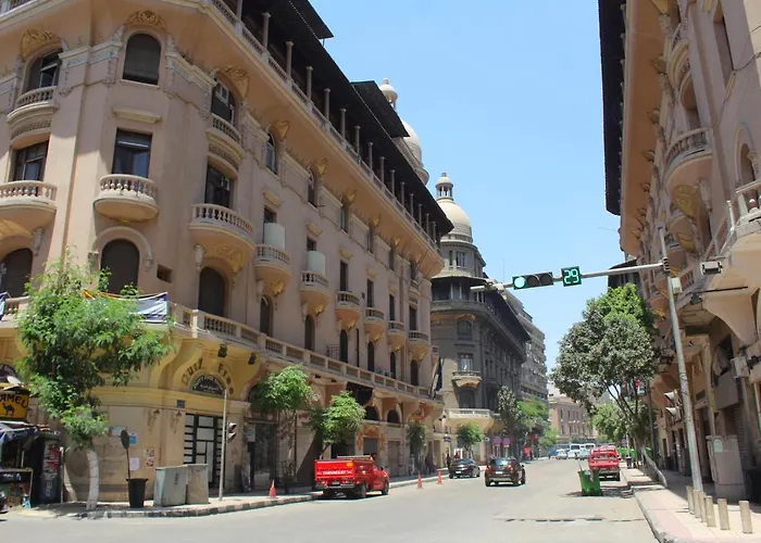 El Ahram Hostel & Apartments